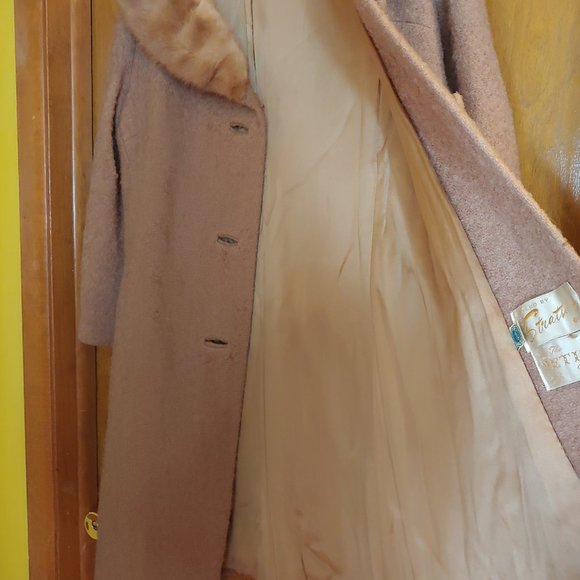 Tan Wool Coat with fur collar - Picture 8 of 9